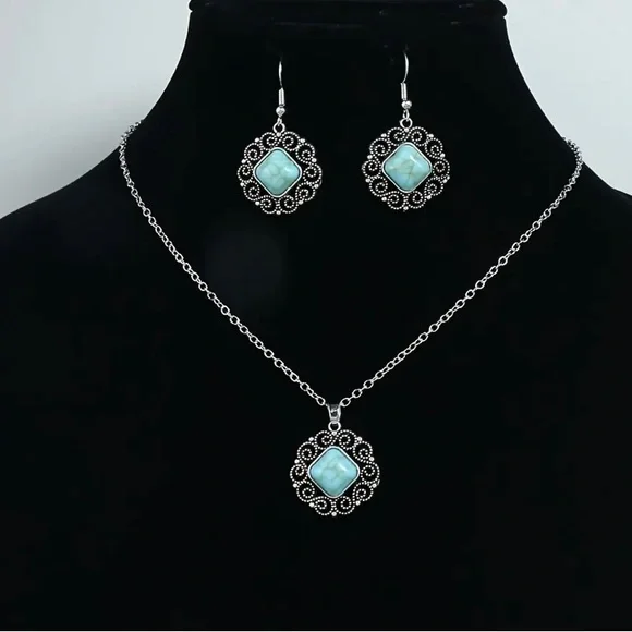 Vintage Style Ladies Earrings & Necklace fashion turquoise appliqué set - Picture 2 of 5